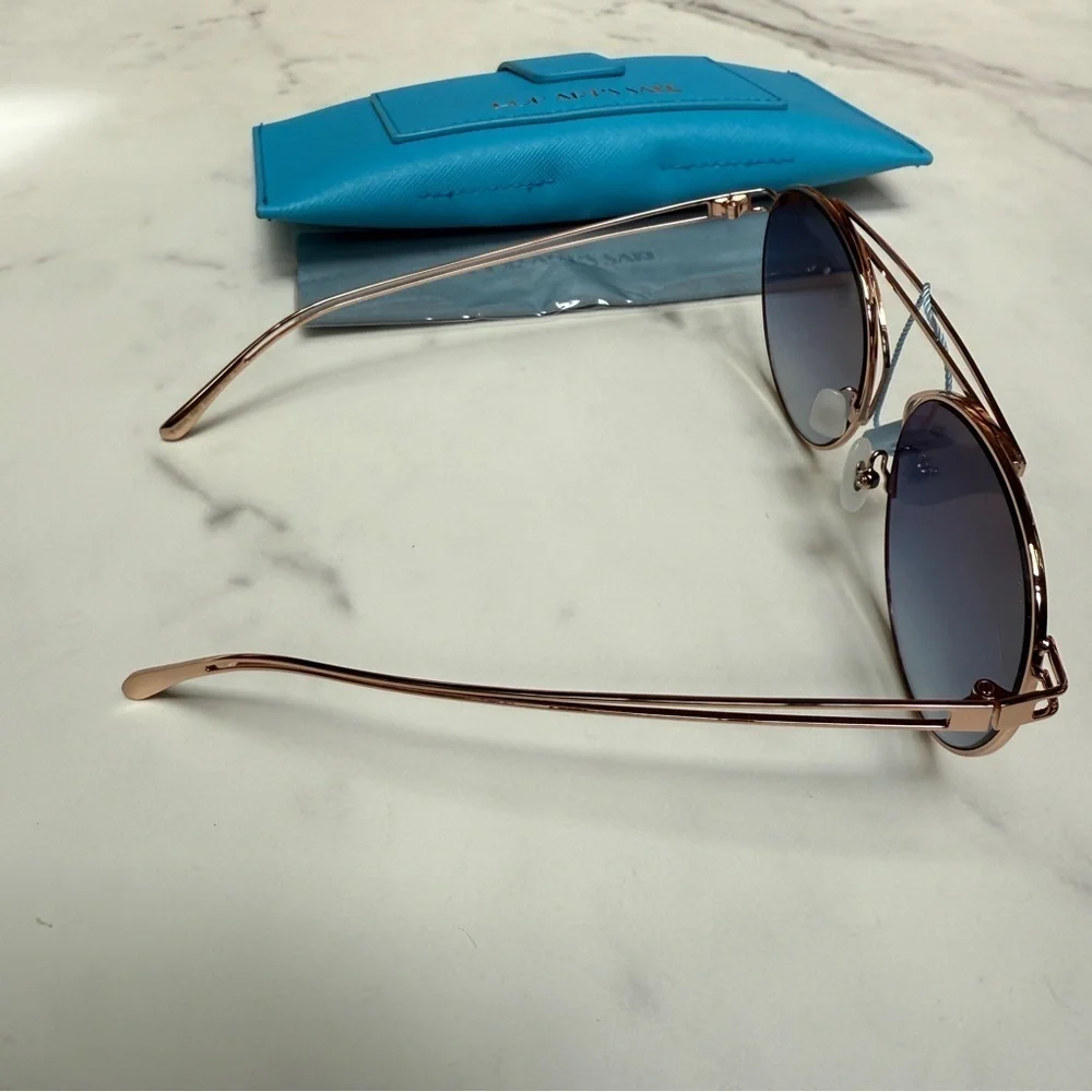 For Art’s Sake T-Shirt Rose Mirrored Aviator Sunglasses